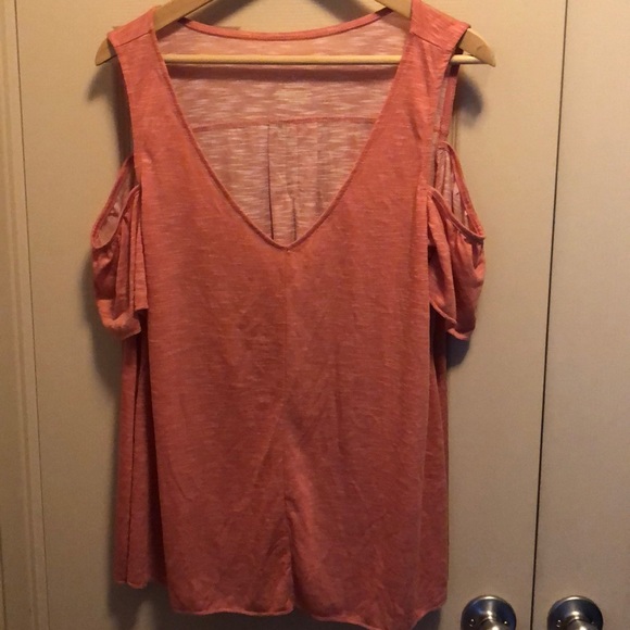 Cold shoulder top - Picture 3 of 5